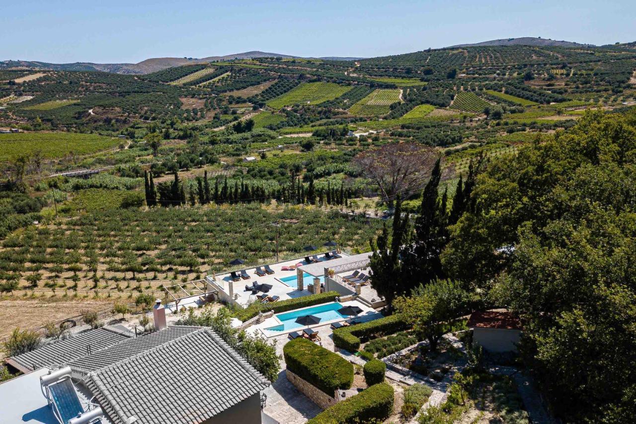 Villa Mantilari Wine Estate 7 Apartments 2 Private Pools 1 Heated Tennis Court Fitness Center Archanes Esterno foto