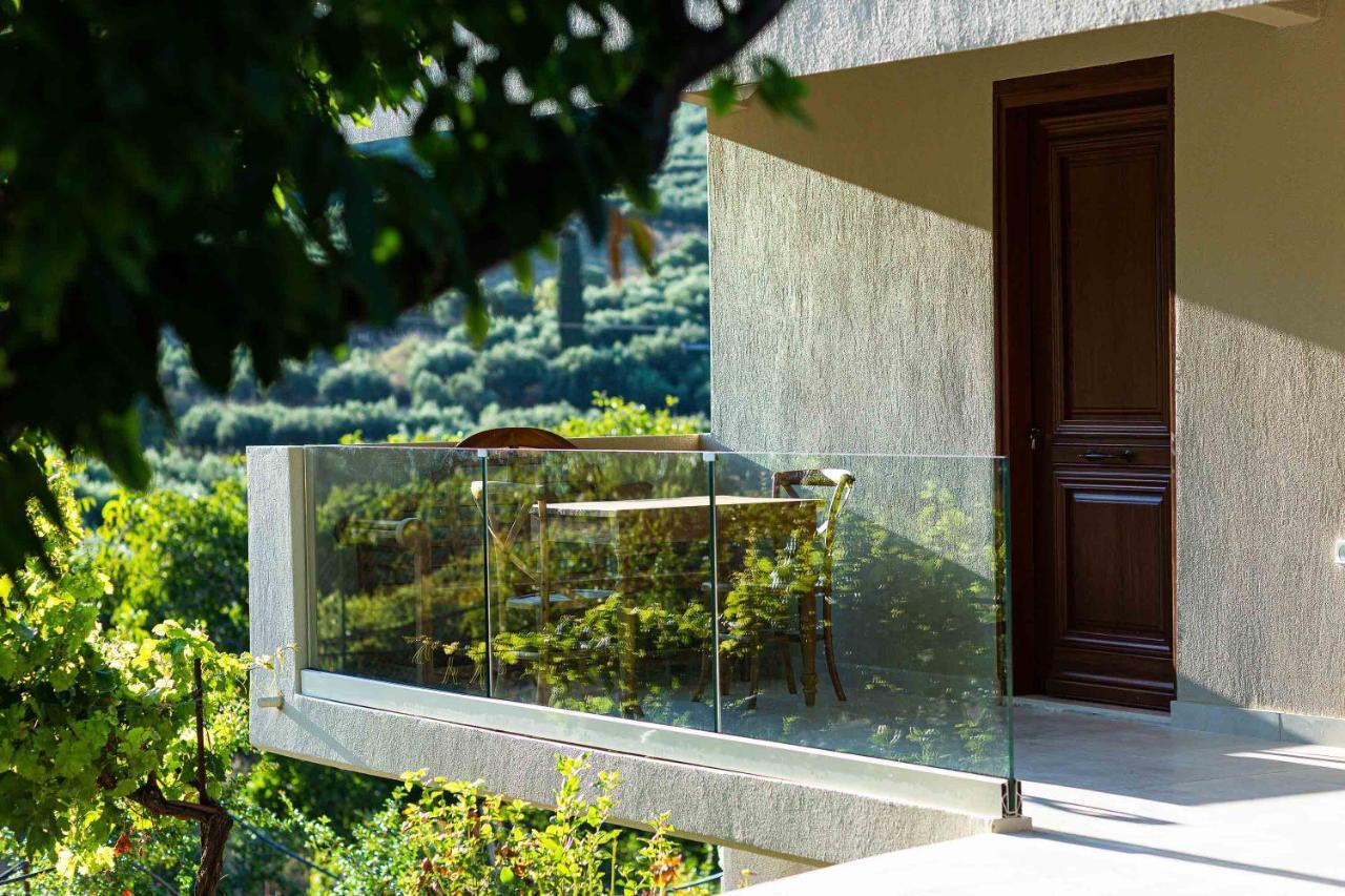 Villa Mantilari Wine Estate 7 Apartments 2 Private Pools 1 Heated Tennis Court Fitness Center Archanes Esterno foto