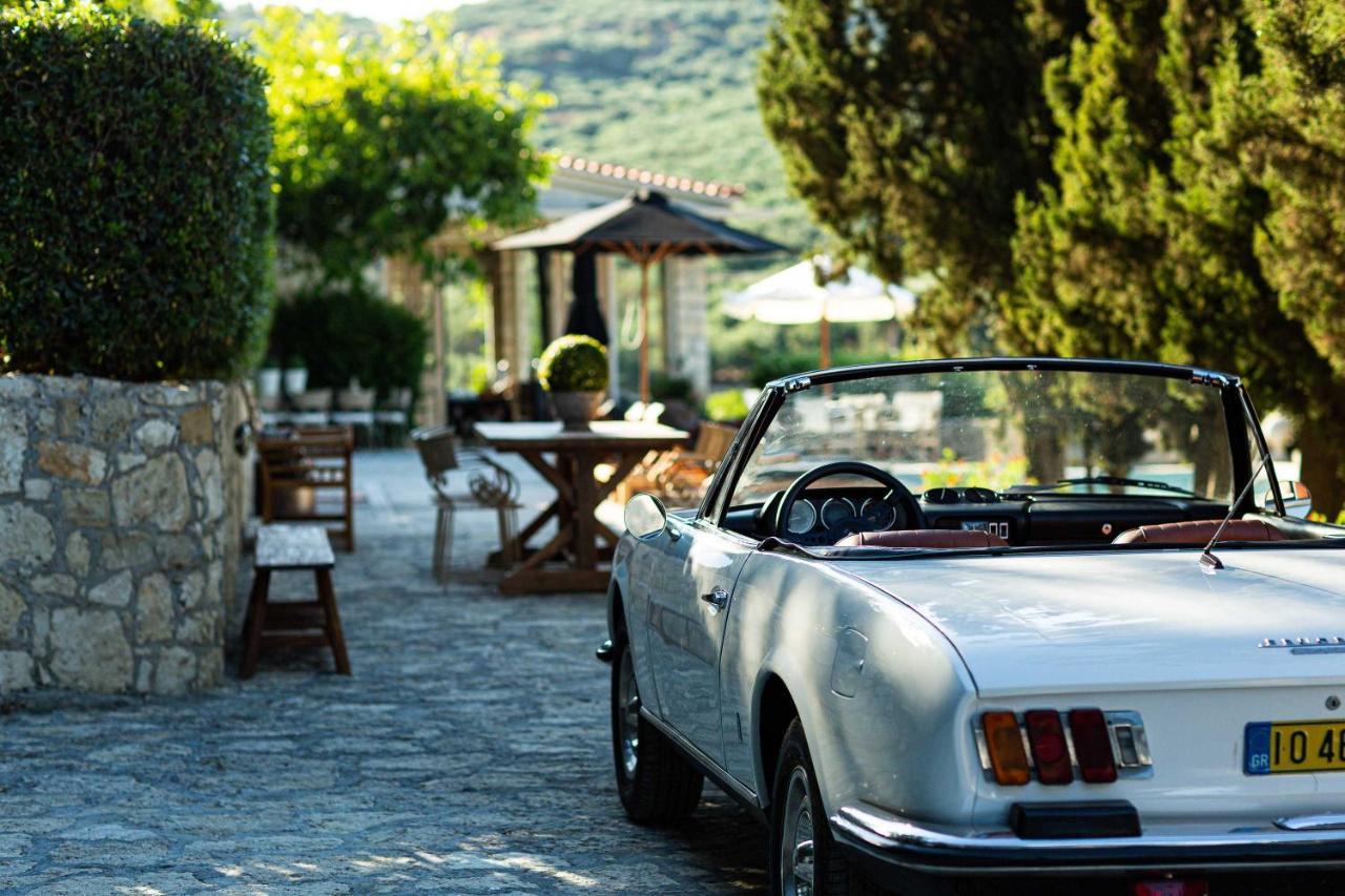 Villa Mantilari Wine Estate 7 Apartments 2 Private Pools 1 Heated Tennis Court Fitness Center Archanes Esterno foto